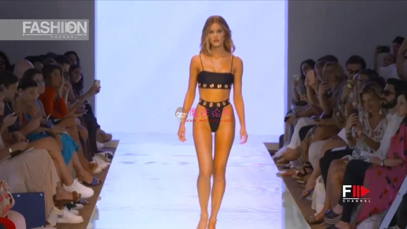 NU WAVE SWIM Spring Summer 2020 Miami - Fashion Channel.mp4_20190908_170351.876.jpg